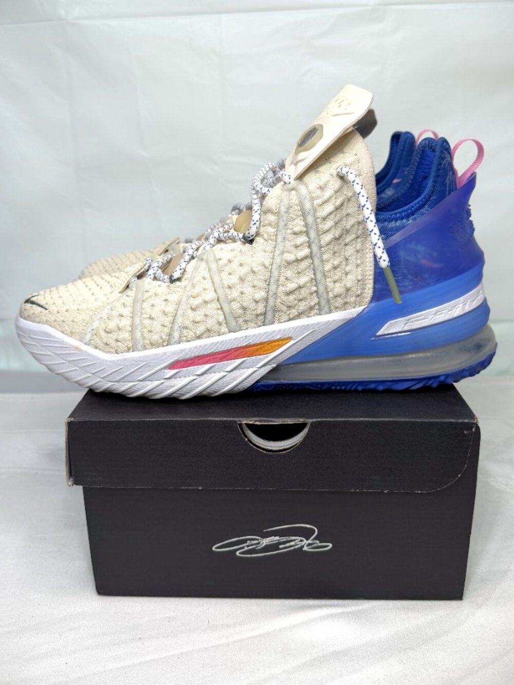 Nike LeBron 18 Los Angeles by Day Cream/White/Blue DB8148-200 Men's Size 12